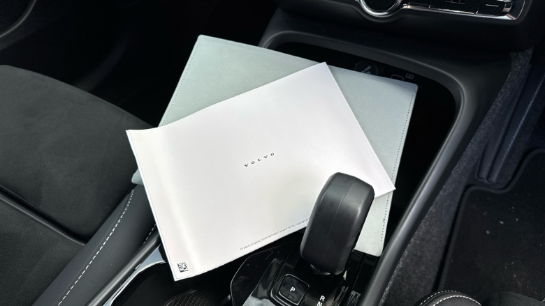 Volvo XC40 2.0 B4P Plus Dark 5dr Auto Petrol Estate